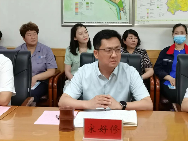 副區(qū)長穆洪軍到張夏街道參加青島理工大學與濟南華泰環(huán)保科技有限公司產(chǎn)學研合作簽約揭牌儀式